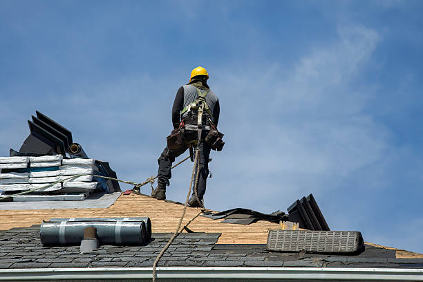 Professional Roofing technician working in Yorkville, WI